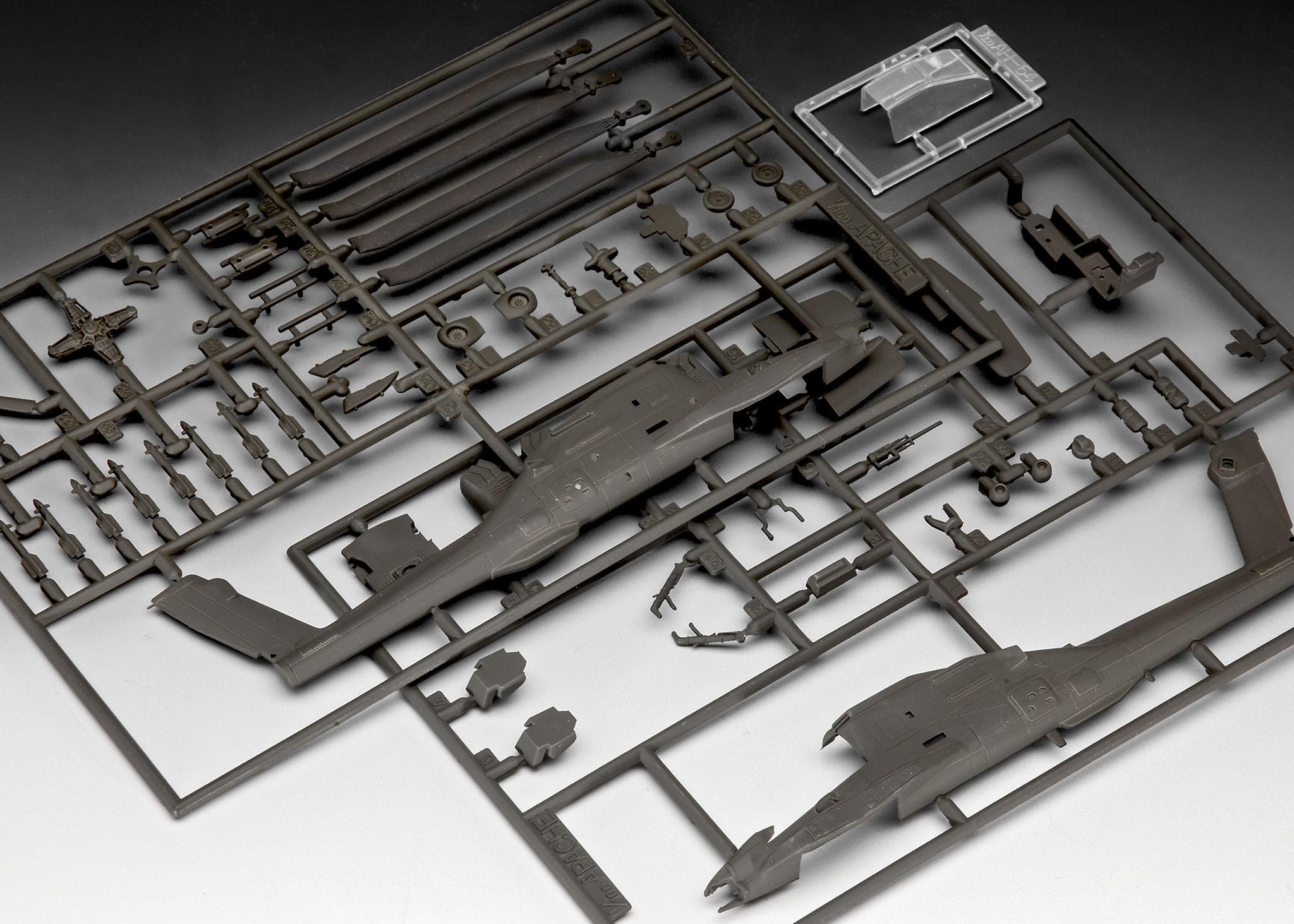 Amazon | ドイツレベル 1/100 アメリカ陸軍 AH-64A アパッチ